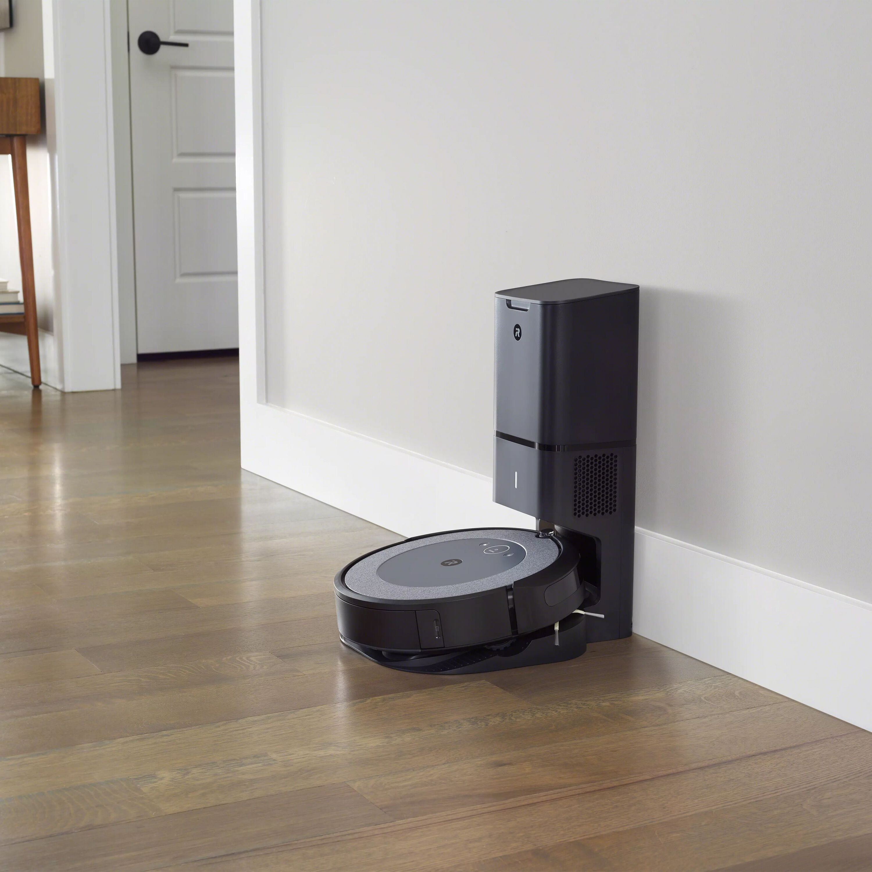 Roomba® i3+ zelflegende robotstofzuiger met Clean Base® | iRobot®