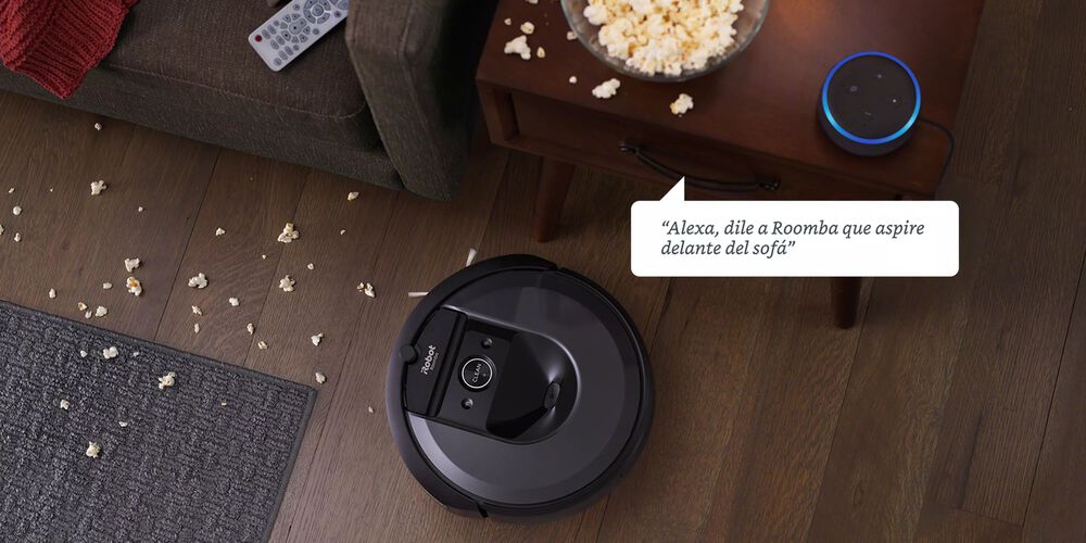 Comunicación con un Roomba a través de Alexa en una habitación en la que hay palomitas de maíz en el suelo