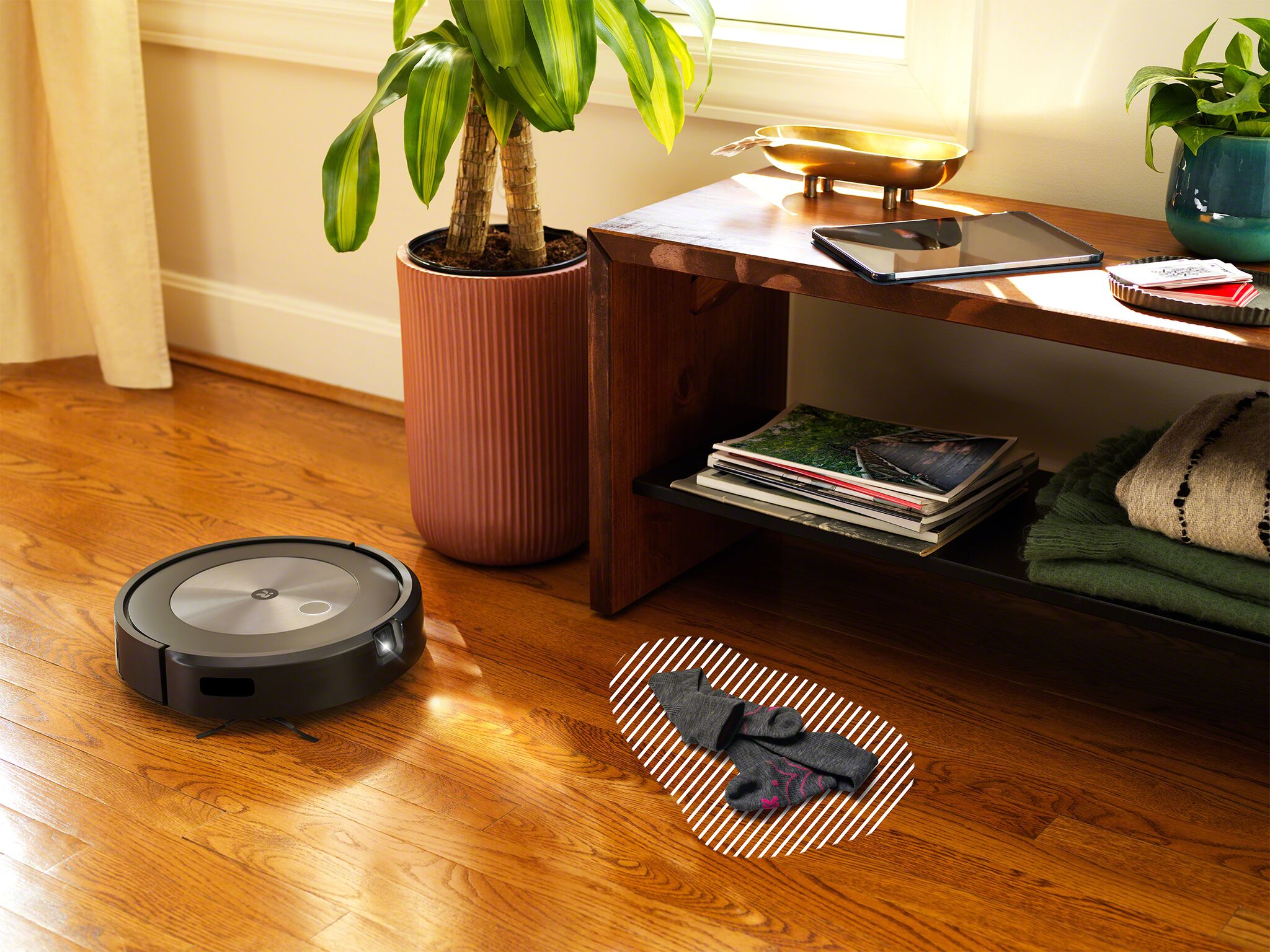 Roomba® j7+ zelflegende robotstofzuiger met Clean Base® | iRobot®